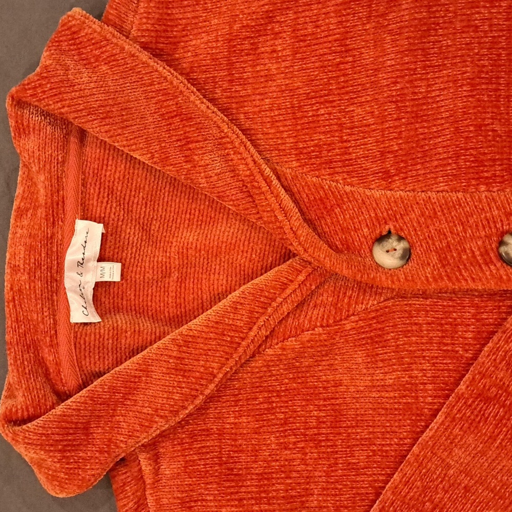 Chelsea &.Theodore, Size Medium, Orange, 100% Poly, Pullover, V neck Sweater
